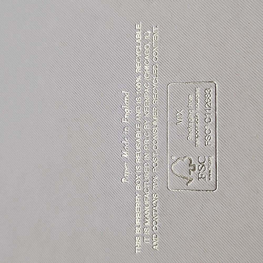 Burberry Gift Box - Picture 3 of 5